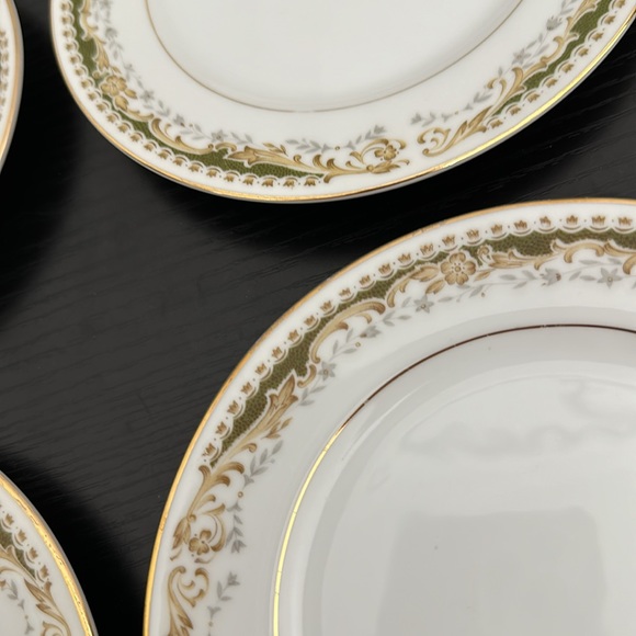 4 Queen Anne Signature Collection Select Fine China Bread/Dessert Plates - Picture 5 of 13